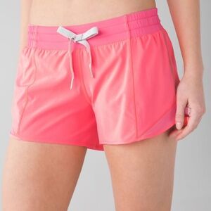 Lululemon Hotty Hot Lined Short 2.5" Sz 6
